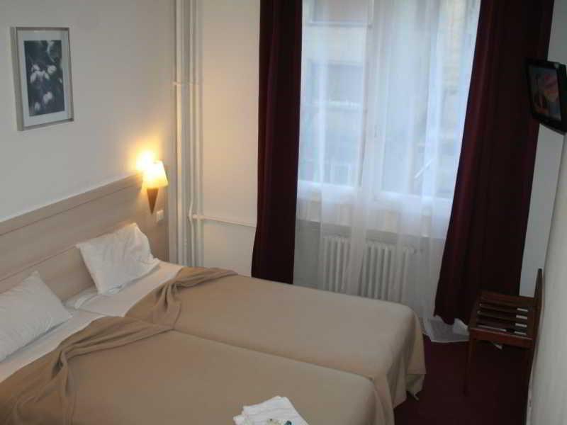 Hotel Vieille Tour Руан Екстериор снимка